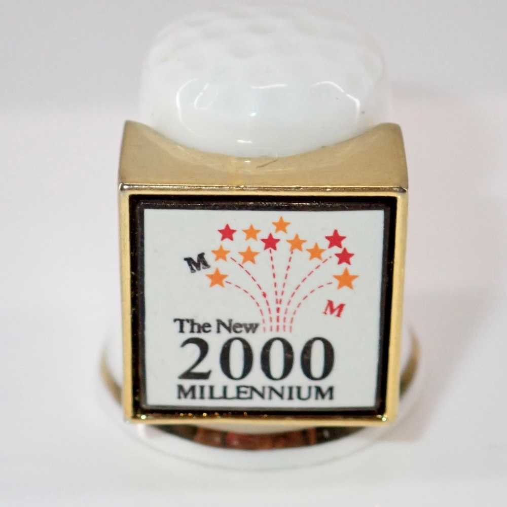Vtg Gimbel & Sons UK 2000 The New Millennium Gold Gilt Fine Bone China Thimble M